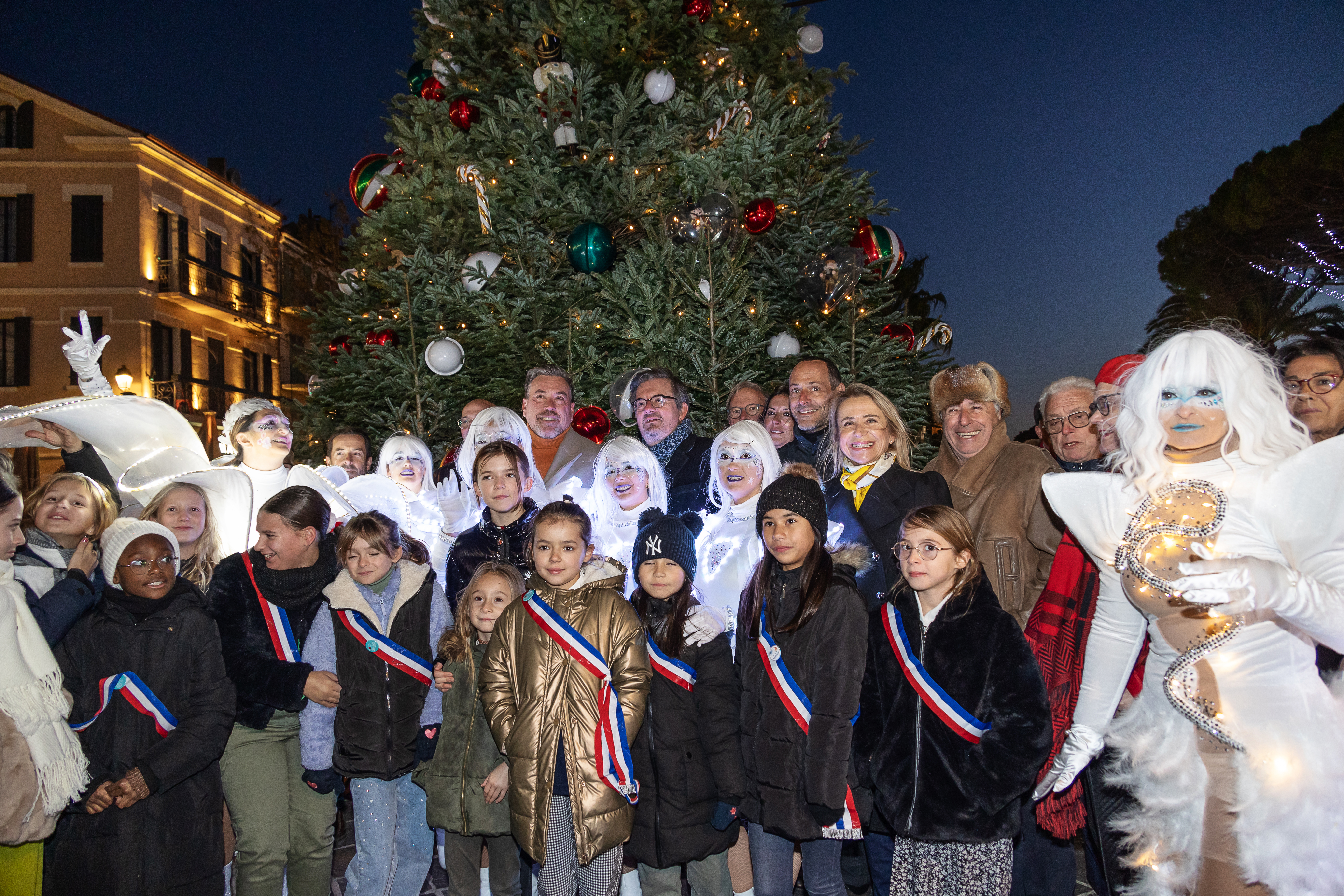 &copy;studio charnier 02_No&euml;l &agrave; Sainte-Maxime.jpg (15.34 MB)