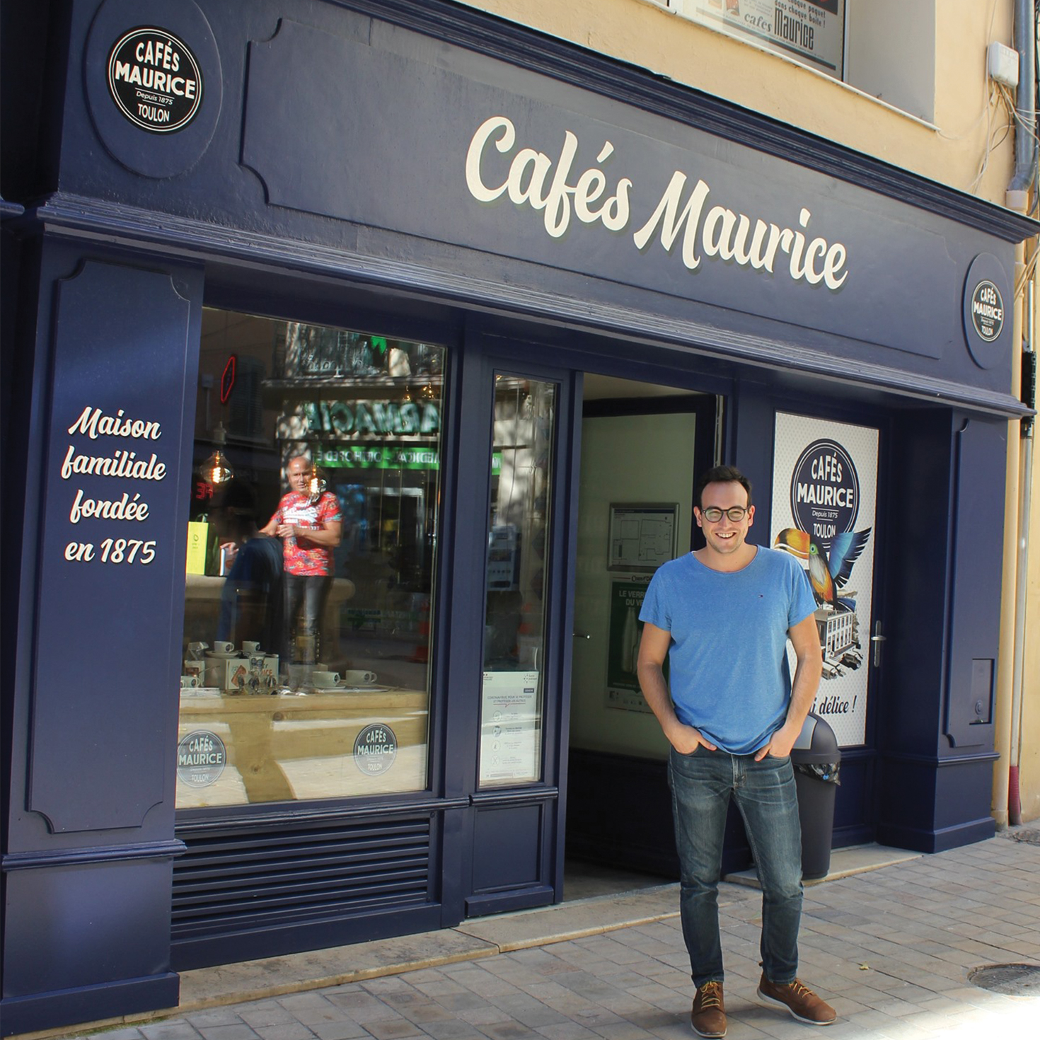 6 recadree. Boris Touaty devant la boutique des Caf&eacute;s Maurice du centre ville de Toulon (photo Facebook Boris Touaty Caf&eacute;s Maurice).jpg (1.21 MB)