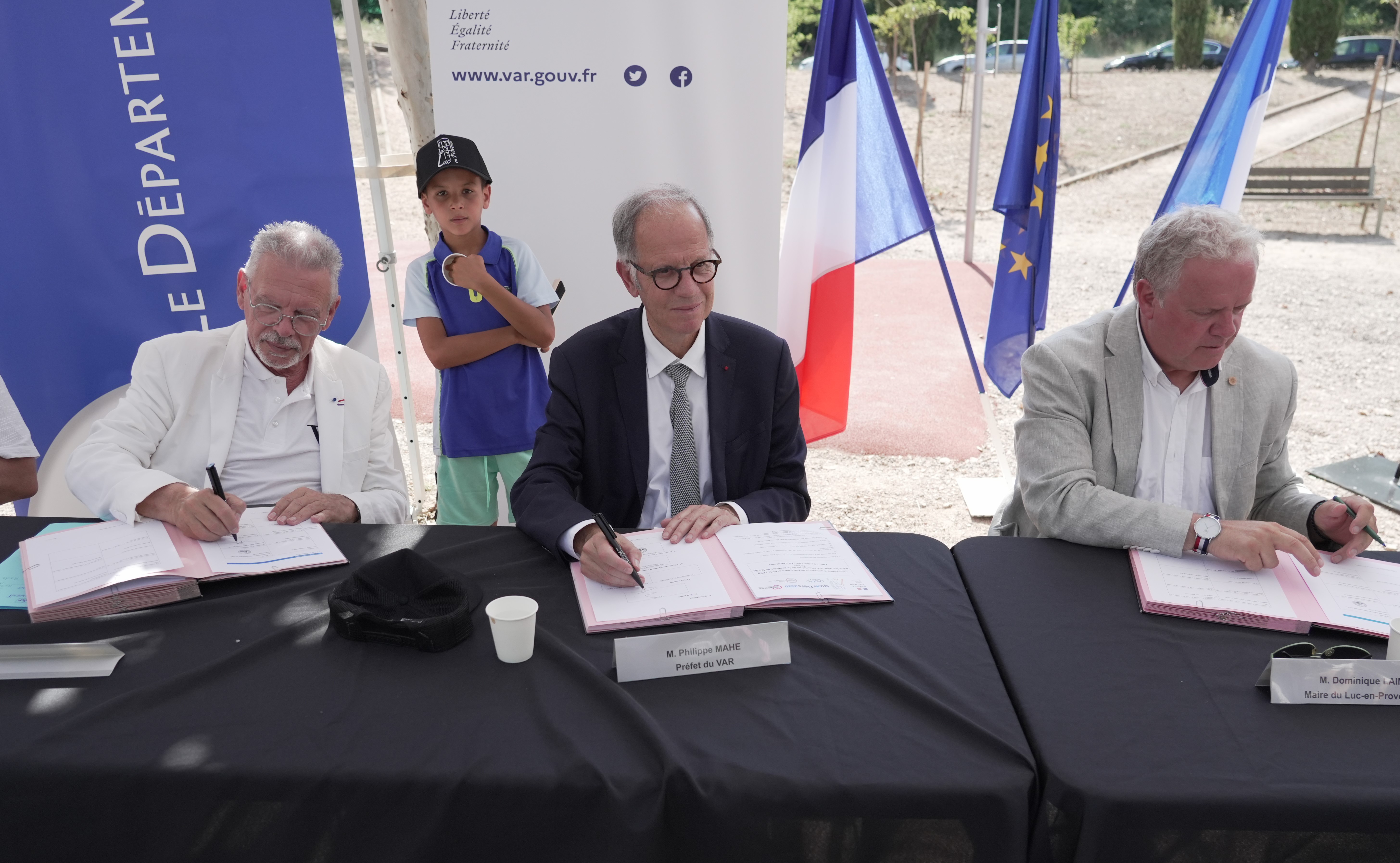 DSC07637.JPG (2.25 MB)