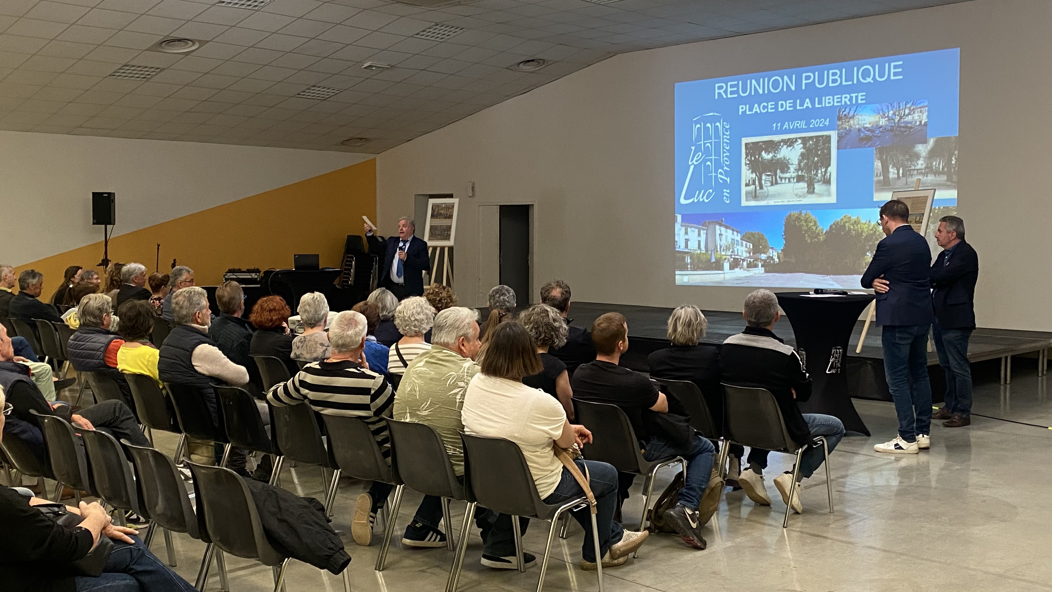 Dominique Lain maire du Luc lors de la r&eacute;union publique .jpg (1.56 MB)