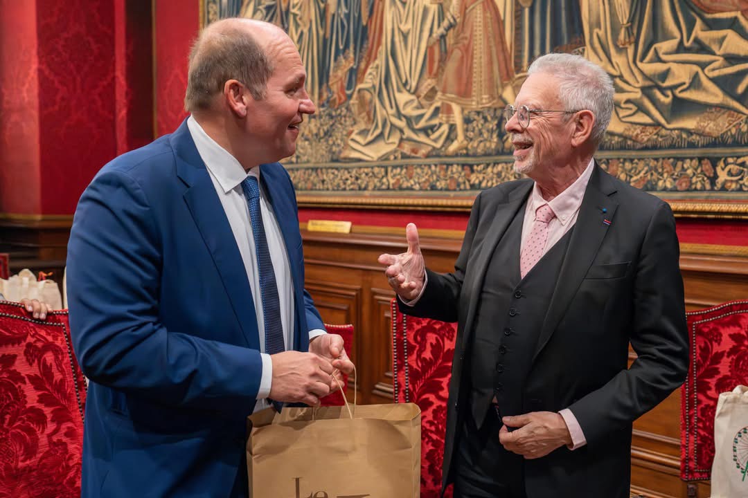 IMG_4427.JPG (167 KB)