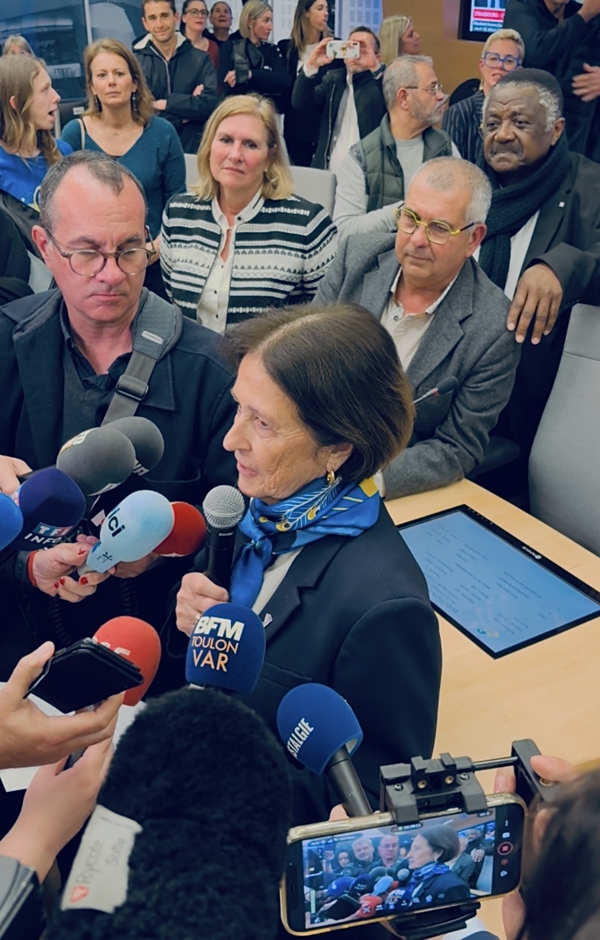 IMG_5933.jpg (384 KB)