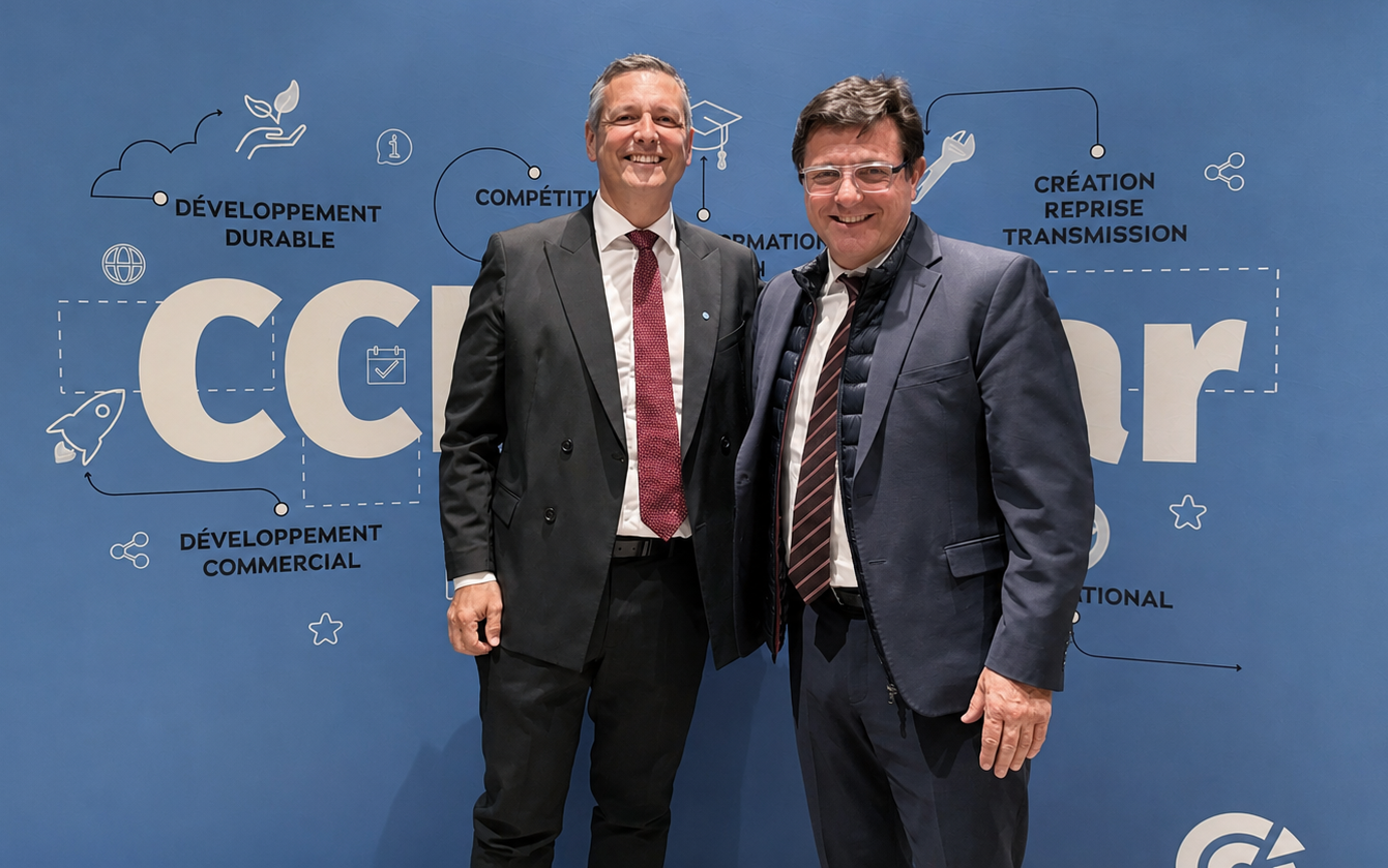 Jean-Pierre Colin et le pr&eacute;sident de la CCIV.png (1.59 MB)