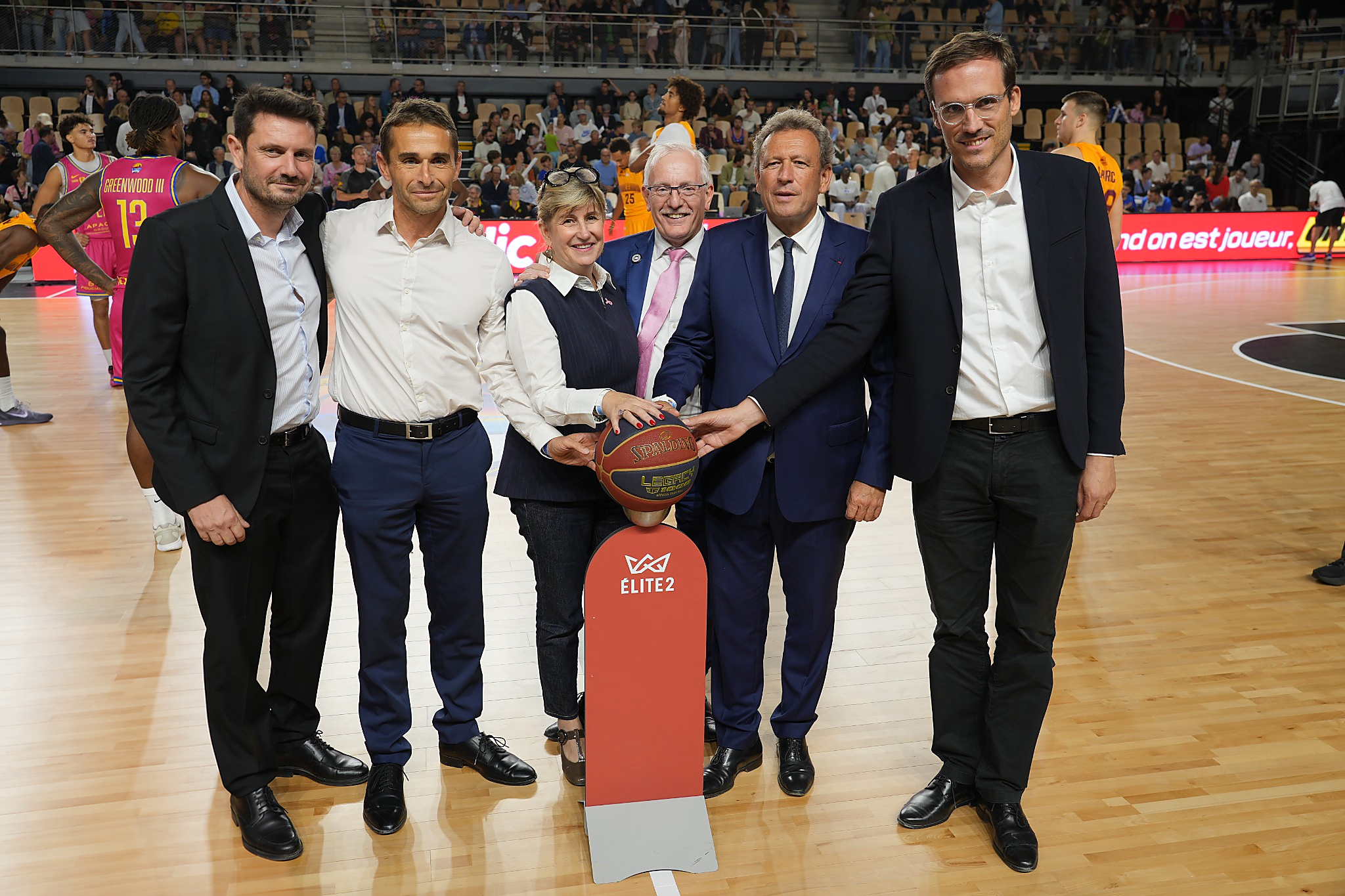 Les élus pour le 1er match à l_Espace 3000© Conrad Eberhaerd.jpg (2.49 MB)