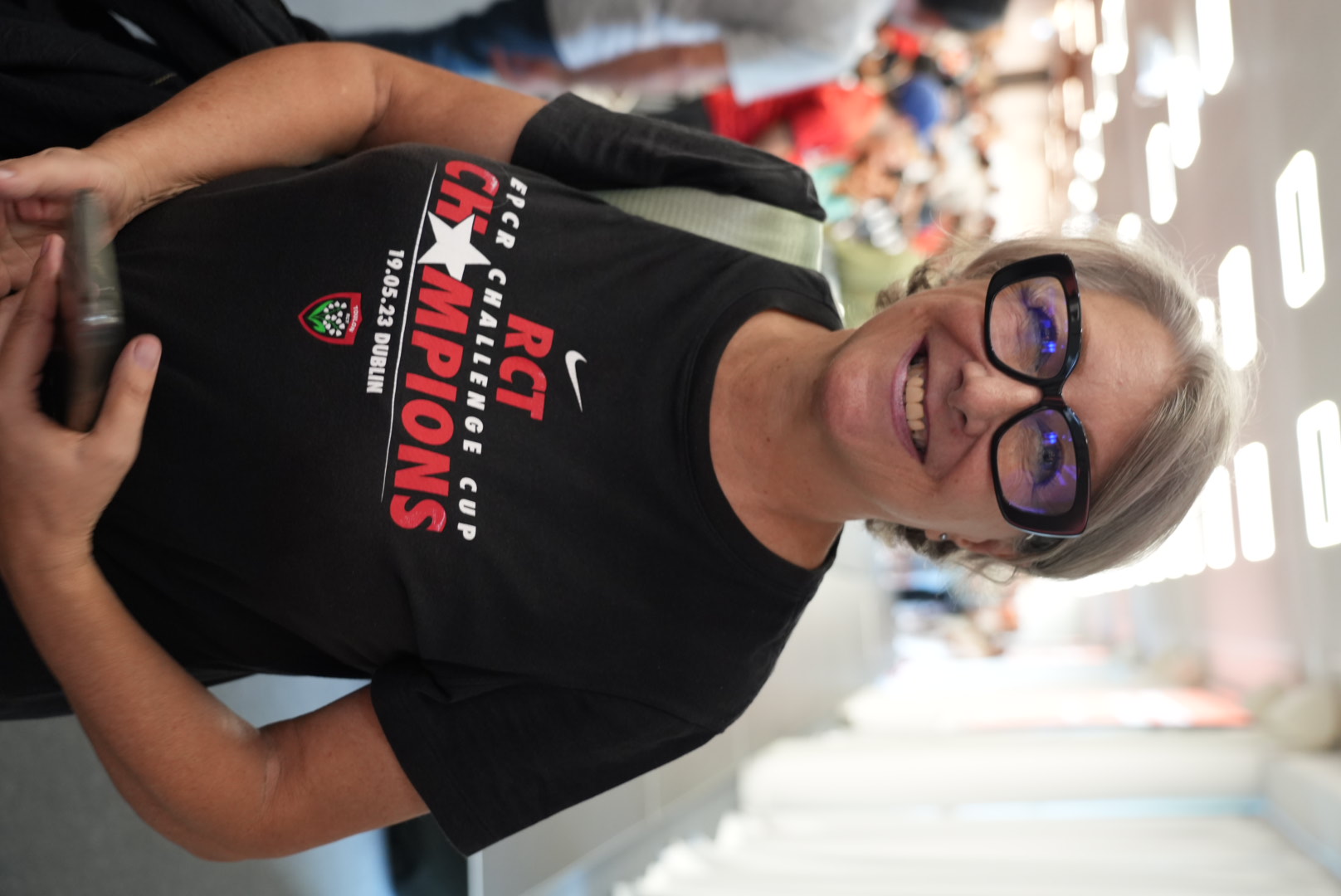Marie-Christine supportrice du RCT Bernard Lemaitre, pr&eacute;sident du RCT rencontre des supporters &copy; Conrad Eberhaerd.jpg (286 KB)