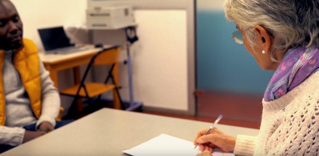 Photo 3. &Agrave; Promo Soins Brignoles, des permanences de m&eacute;decine g&eacute;n&eacute;rale sont assur&eacute;es par des m&eacute;decins b&eacute;n&eacute;voles, comme ici le docteur V&eacute;ronique Courtin..jpg (94 KB)