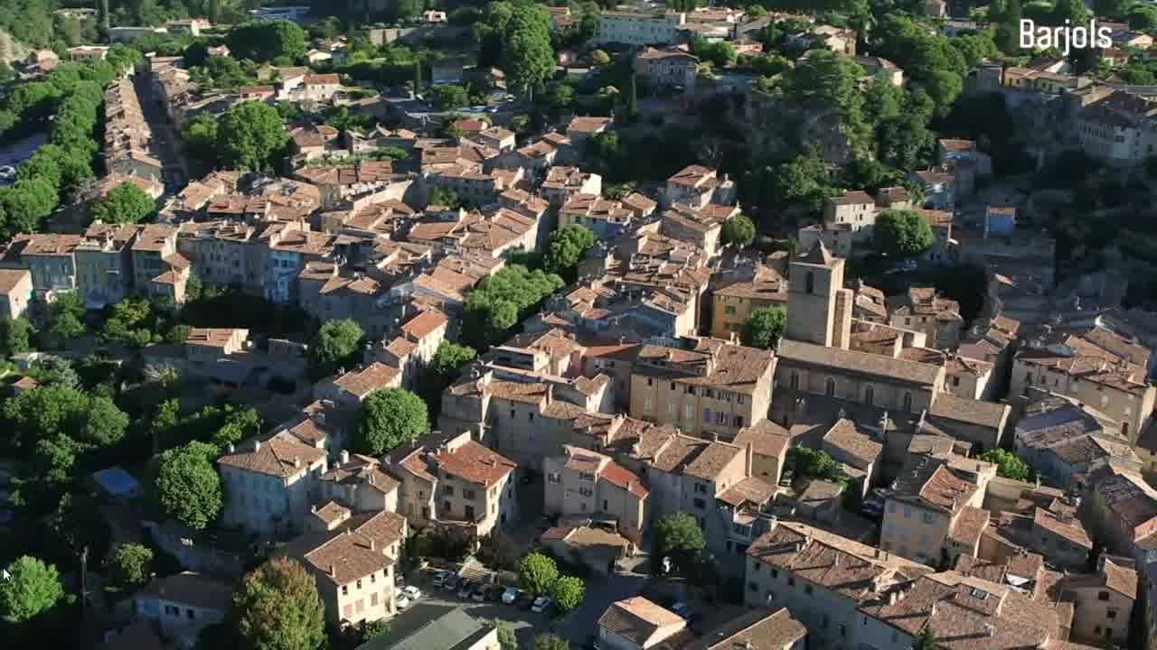 Photo aerienne barjols.jpg (96 KB)