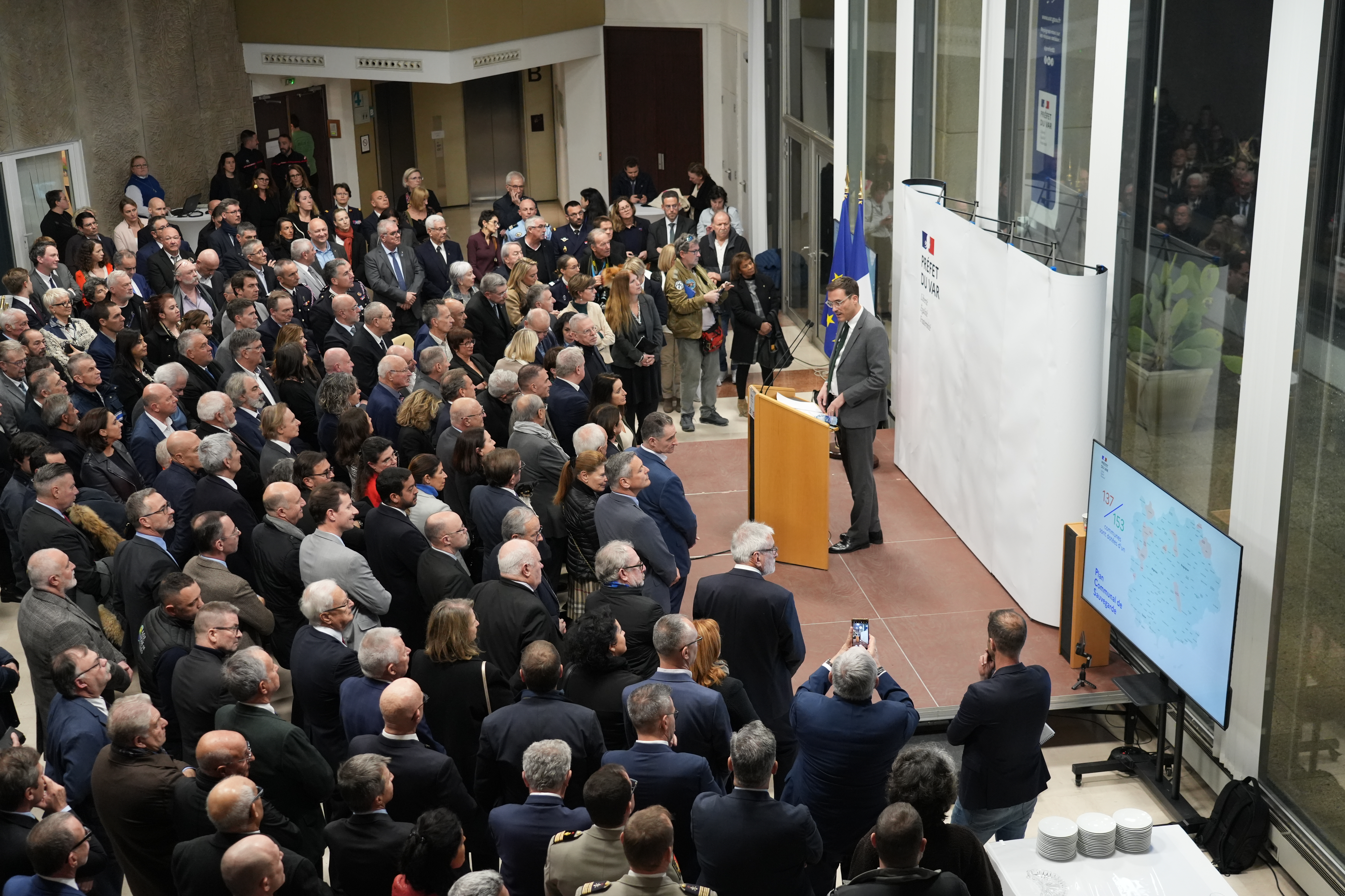 Simon Babre_Prefet du var &copy;Conrad Eberhaerd.JPG.JPG (9.60 MB)