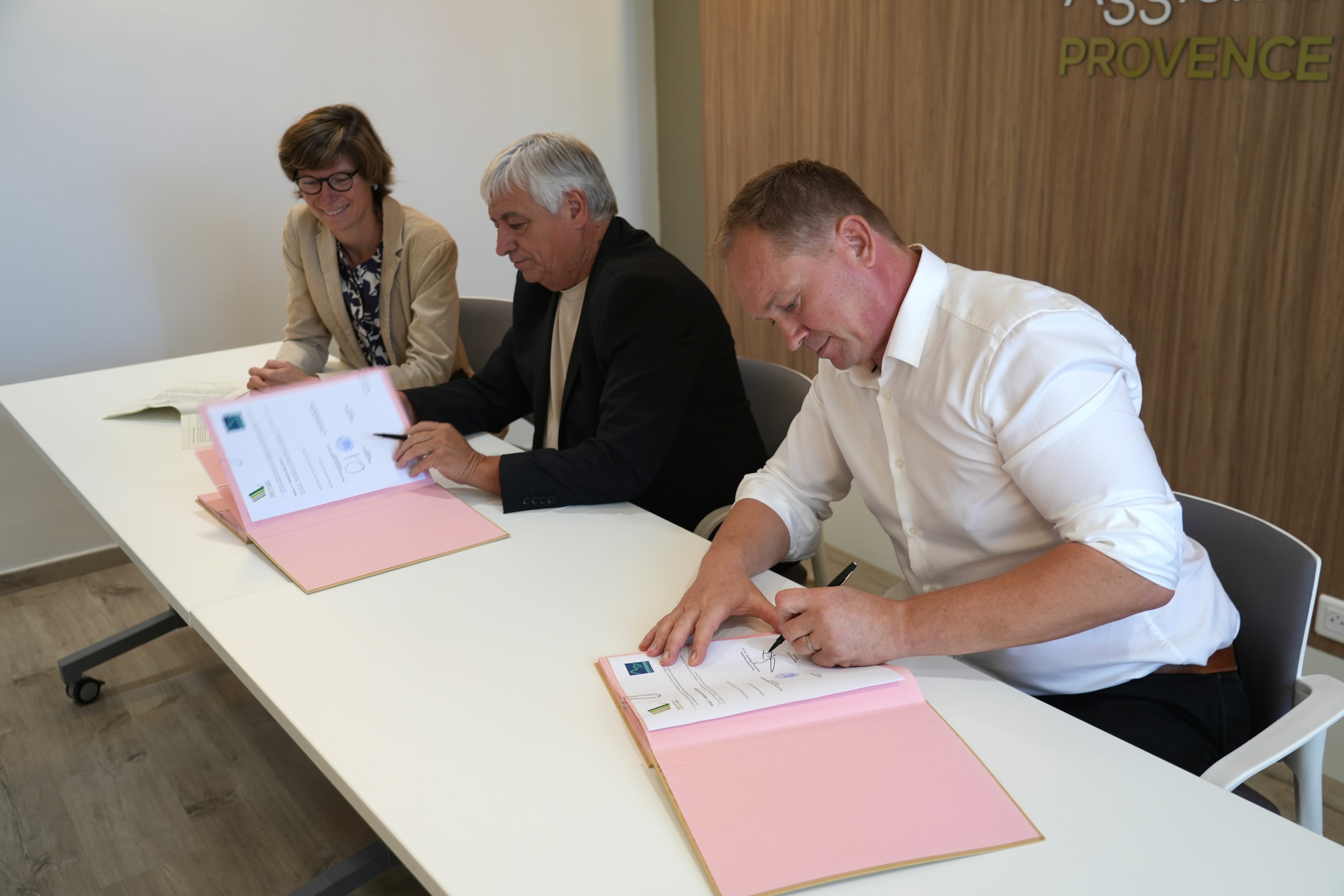 VIP03304.JPG (3.50 MB)