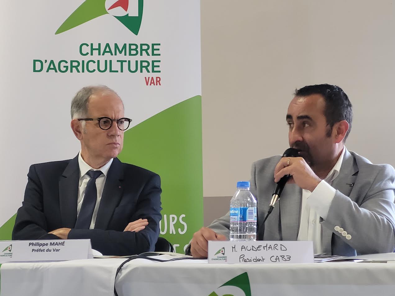 le pr&eacute;fet Philippe Mah&eacute; et le pr&eacute;sident de la CAV Sylvain Audemard.jpg (76 KB)