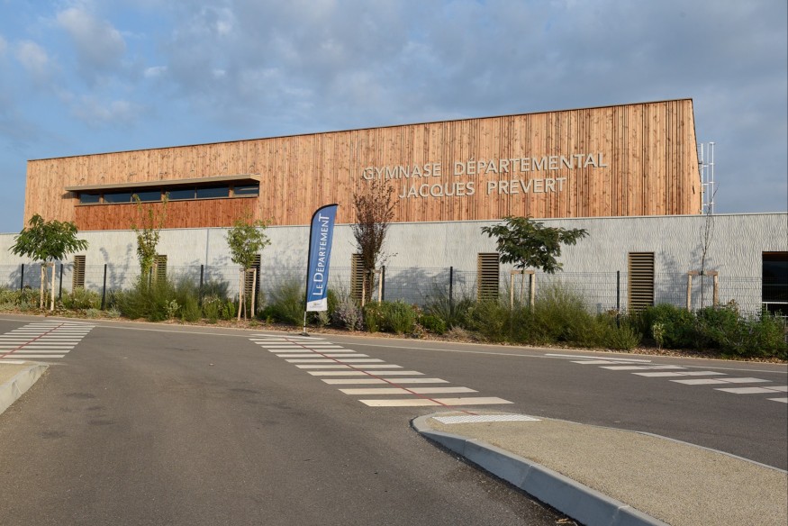 Aux Arcs-sur-Argens, le collège Jacques Prévert inaugure son nouveau gymnase