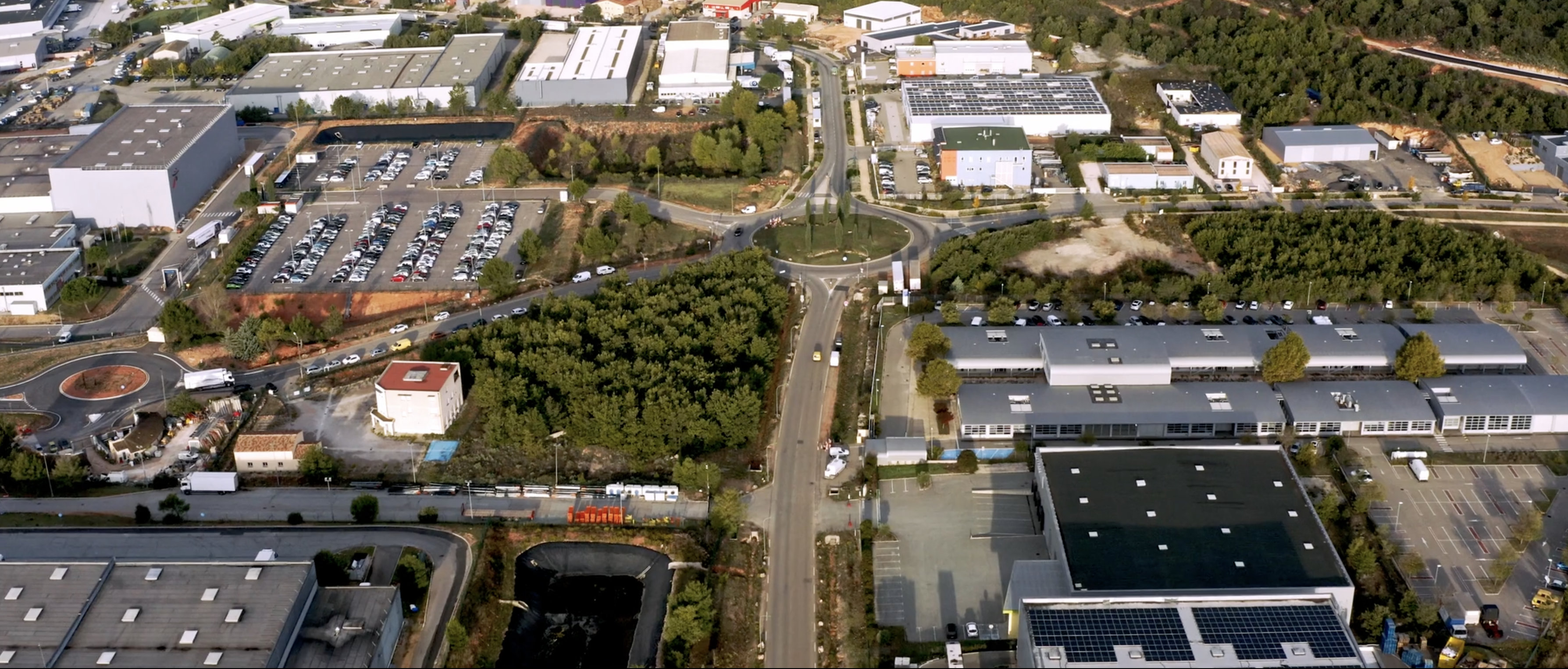 vi 06_page 05_zones_activité_Nicopolis_photo3.jpg (1.04 MB)