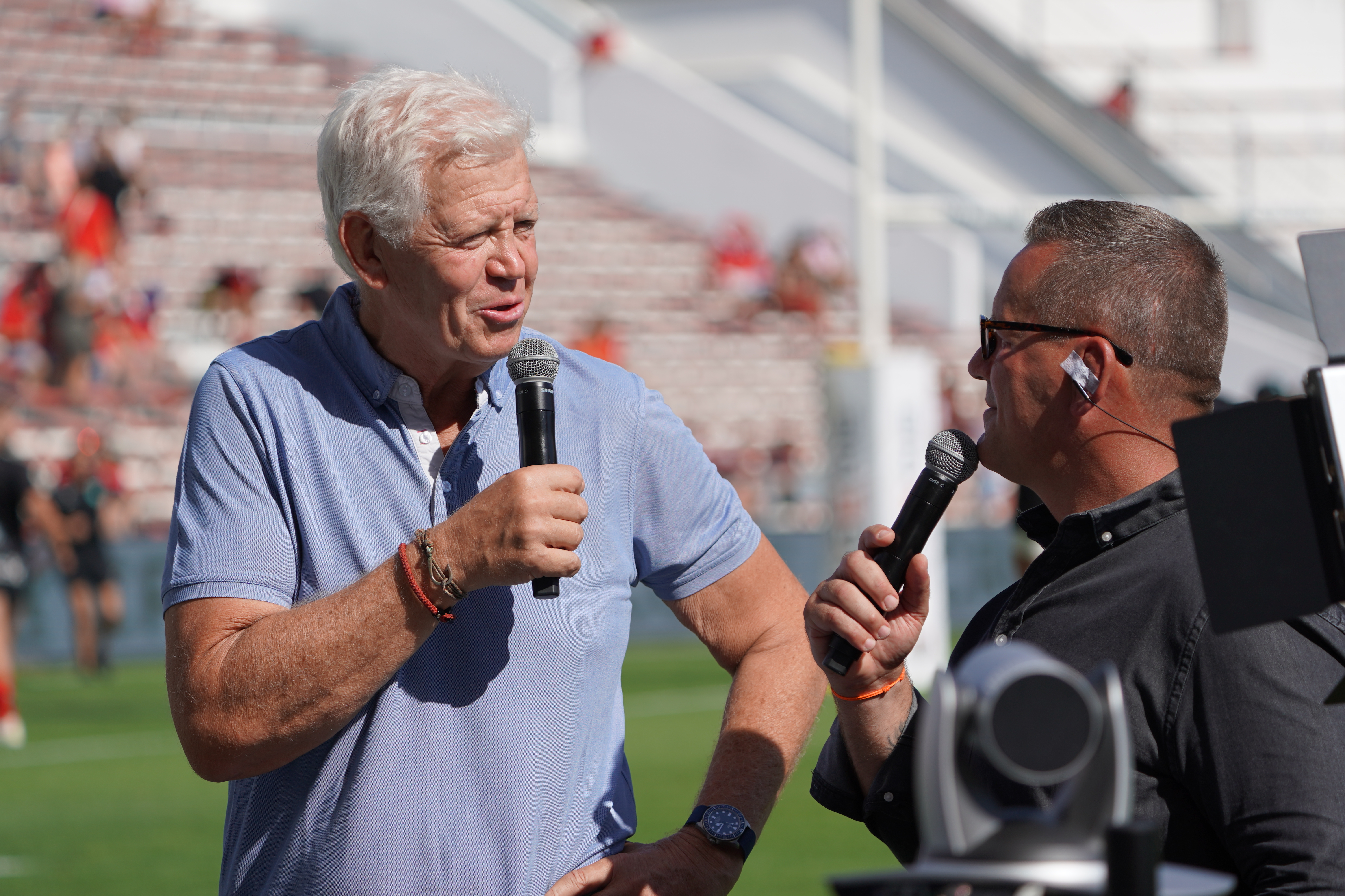 vi 06_page 16_califano_photo 02.JPG (13.44 MB)