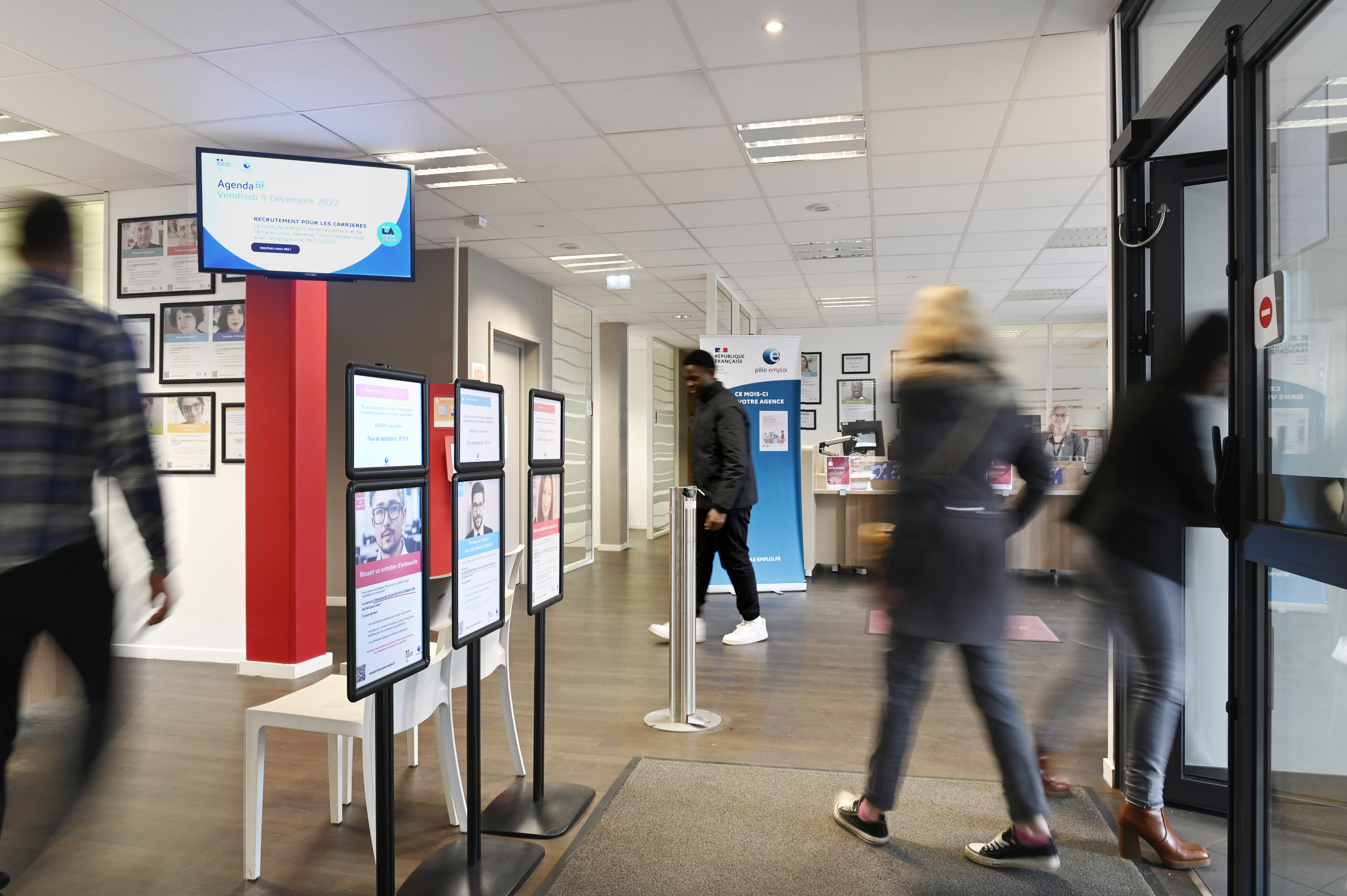 vi 07_page 02_dossier_EMPLOi_&copy;brunoclergue_BC01879_photo.jpg (13.03 MB)