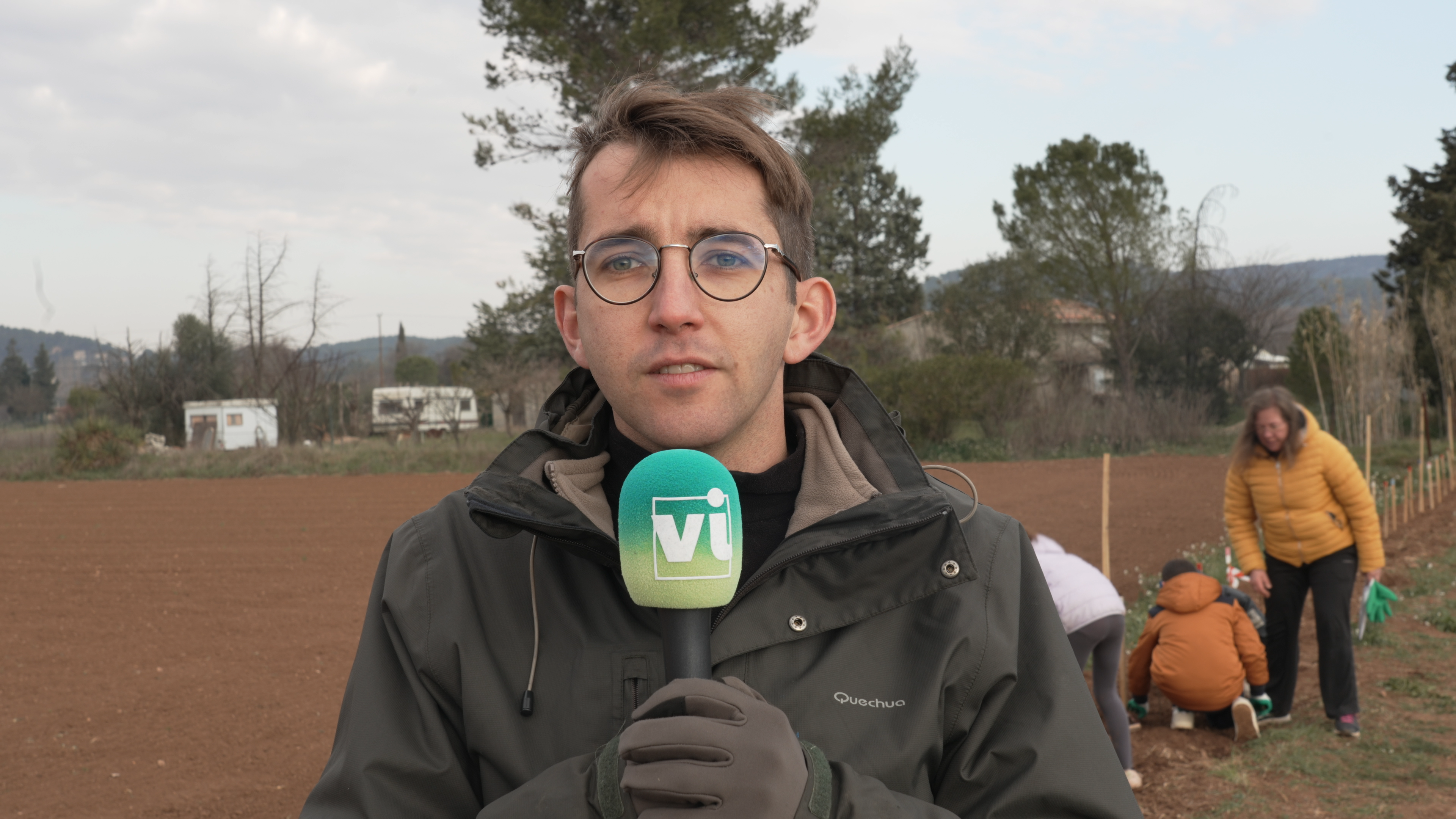 vi 07_page 7_les enfants et les arbres_Guillaume Beaugey_photo.PNG (7.45 MB)