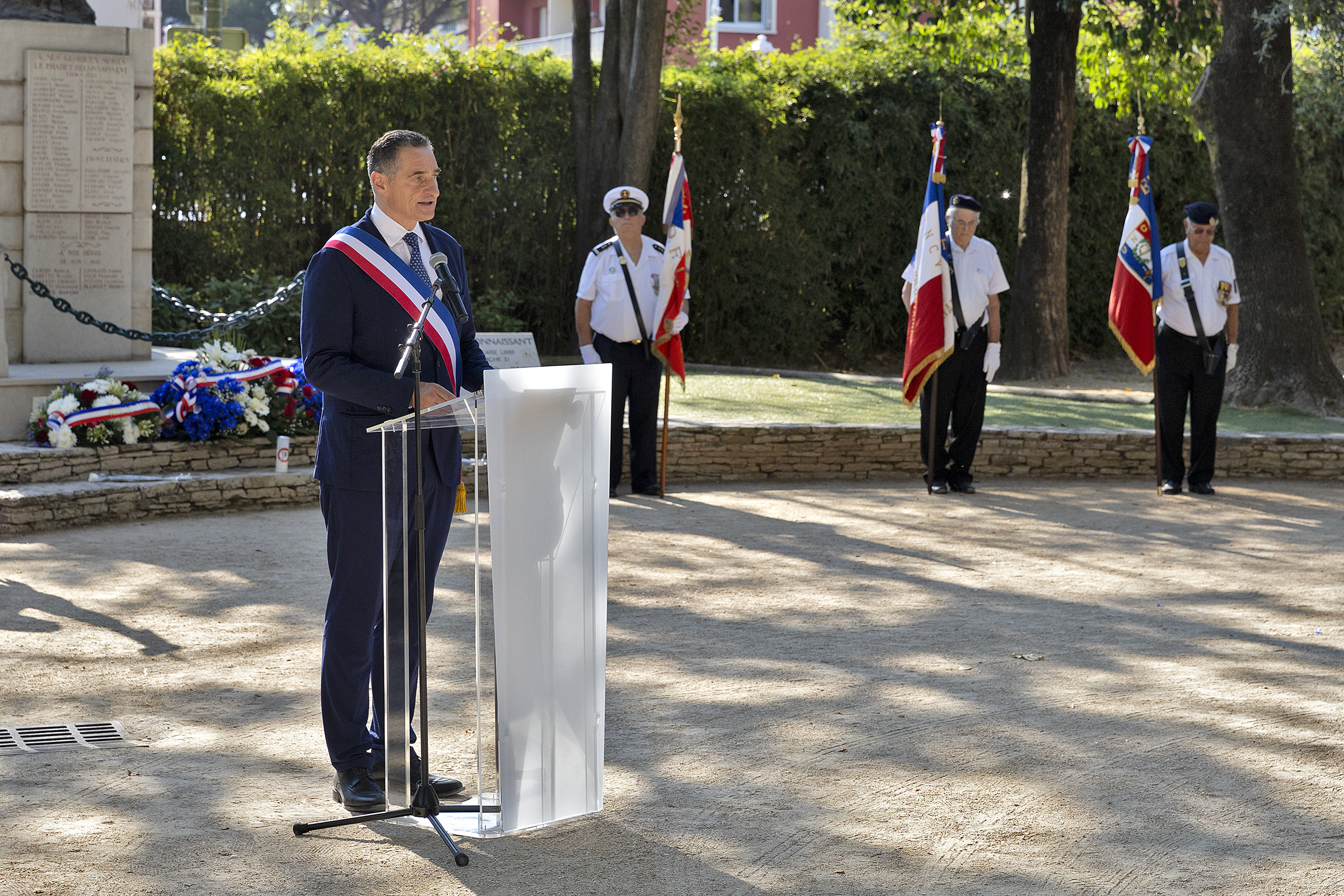 vi 09_page 06_vie politique_herve stassinos_photo 02.jpg (1.63 MB)